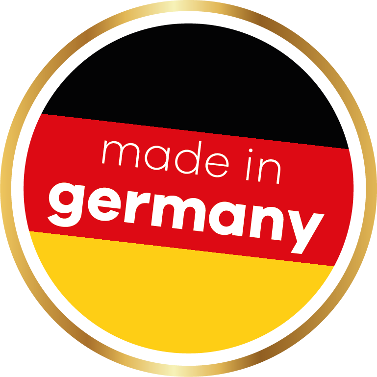 Rundes Logo mit deutscher Flagge und dem Schriftzug "made in germany" in Großbuchstaben auf rotem Hintergrund, umrandet von einem goldenen Kreis.