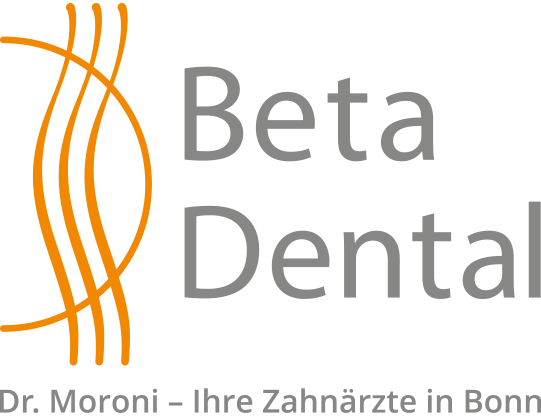 Logo von Beta Dental mit stilisierter oranger Zahnabbildung neben dem Schriftzug "Beta Dental" und darunter "Dr. Moroni - Ihre Zahnärzte in Bonn".